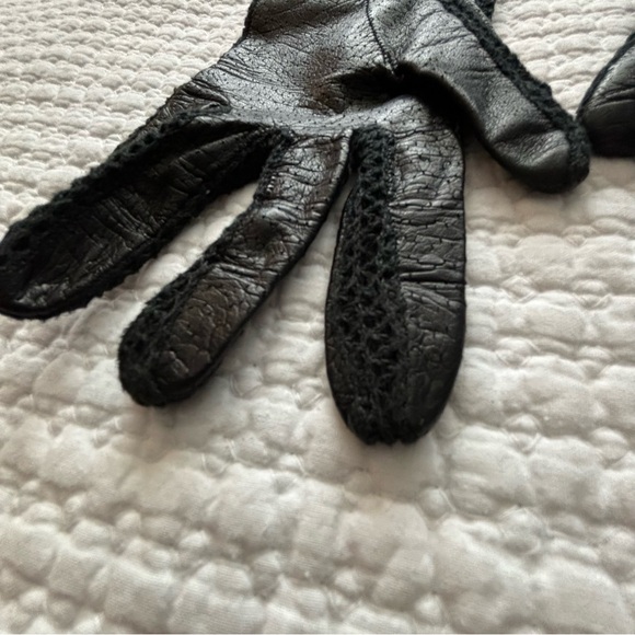 Women’s Black Leather and macrame Italian made driving gloves Small W - Picture 2 of 3